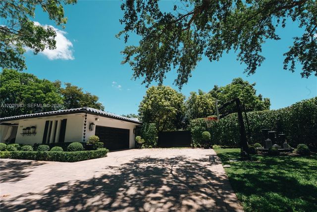 16241 W Troon Circle, Miami Lakes, FL 33014