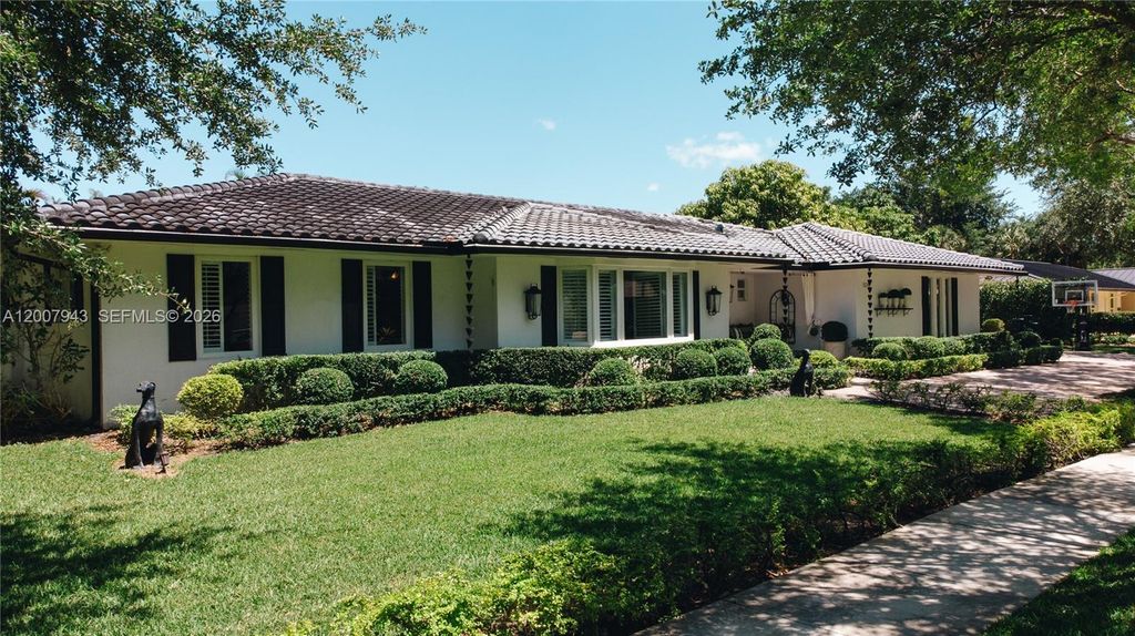 16241 W Troon Circle, Miami Lakes, FL 33014