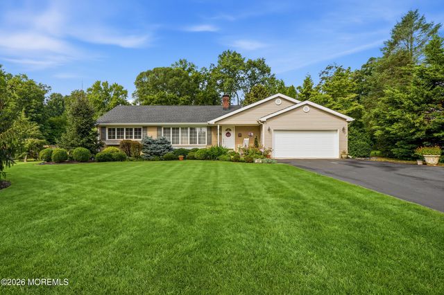 251 Hamiltonian Drive, Middletown, NJ 07701