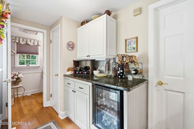 251 Hamiltonian Drive, Middletown, NJ 07701