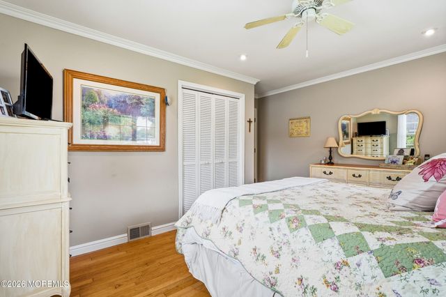 251 Hamiltonian Drive, Middletown, NJ 07701