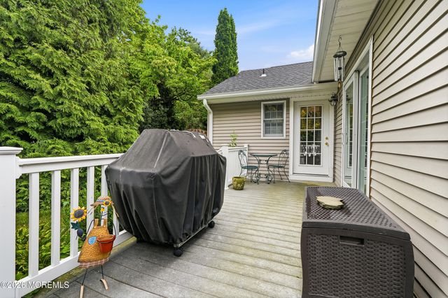 251 Hamiltonian Drive, Middletown, NJ 07701
