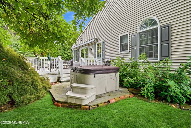 251 Hamiltonian Drive, Middletown, NJ 07701