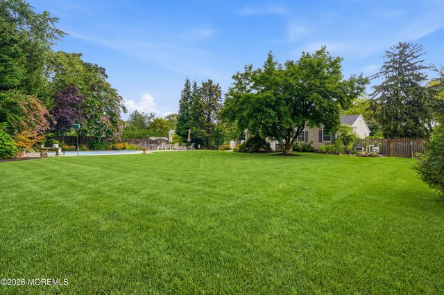 251 Hamiltonian Drive, Middletown, NJ 07701