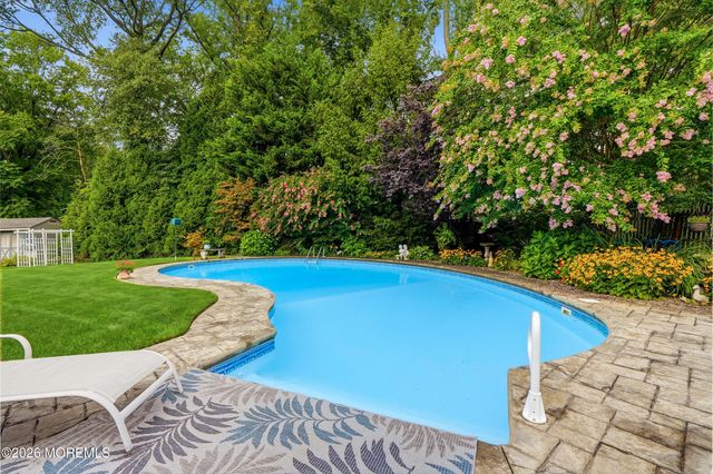 251 Hamiltonian Drive, Middletown, NJ 07701