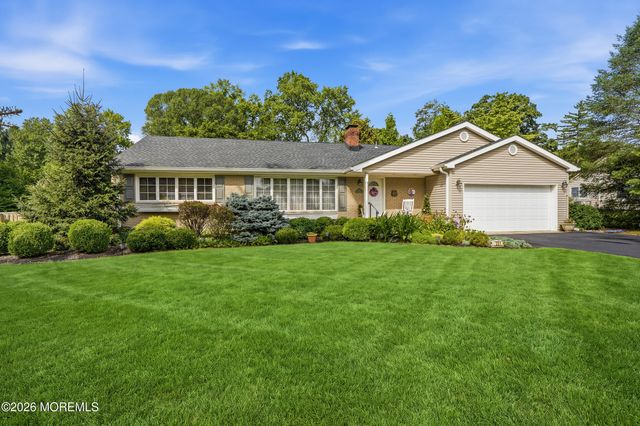 251 Hamiltonian Drive, Middletown, NJ 07701