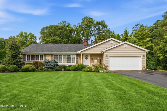 251 Hamiltonian Drive, Middletown, NJ 07701