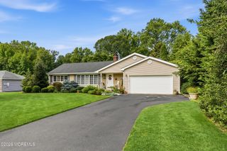 251 Hamiltonian Drive, Middletown, NJ 07701