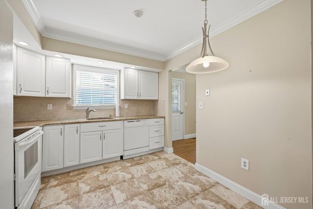 21-A John Hancock Drive, Monroe, NJ 08831