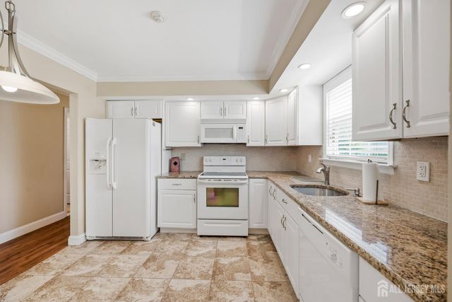 21-A John Hancock Drive, Monroe, NJ 08831