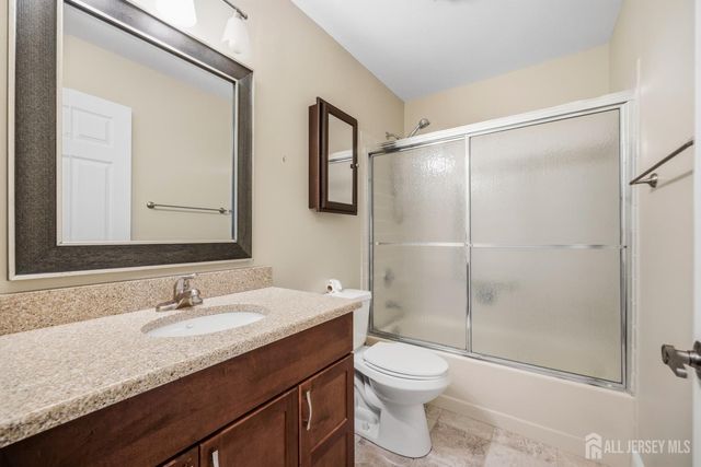 21-A John Hancock Drive, Monroe, NJ 08831