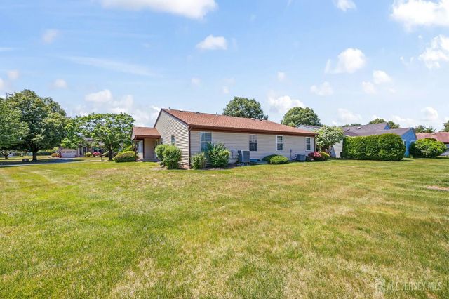 21-A John Hancock Drive, Monroe, NJ 08831