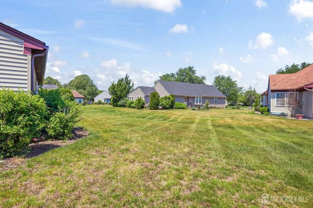 21-A John Hancock Drive, Monroe, NJ 08831