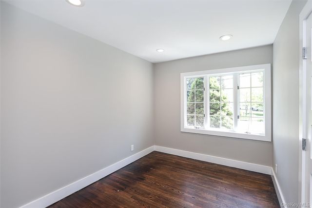 5 Mapletree Lane, South Huntington, NY 11746