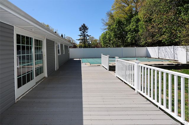 5 Mapletree Lane, South Huntington, NY 11746