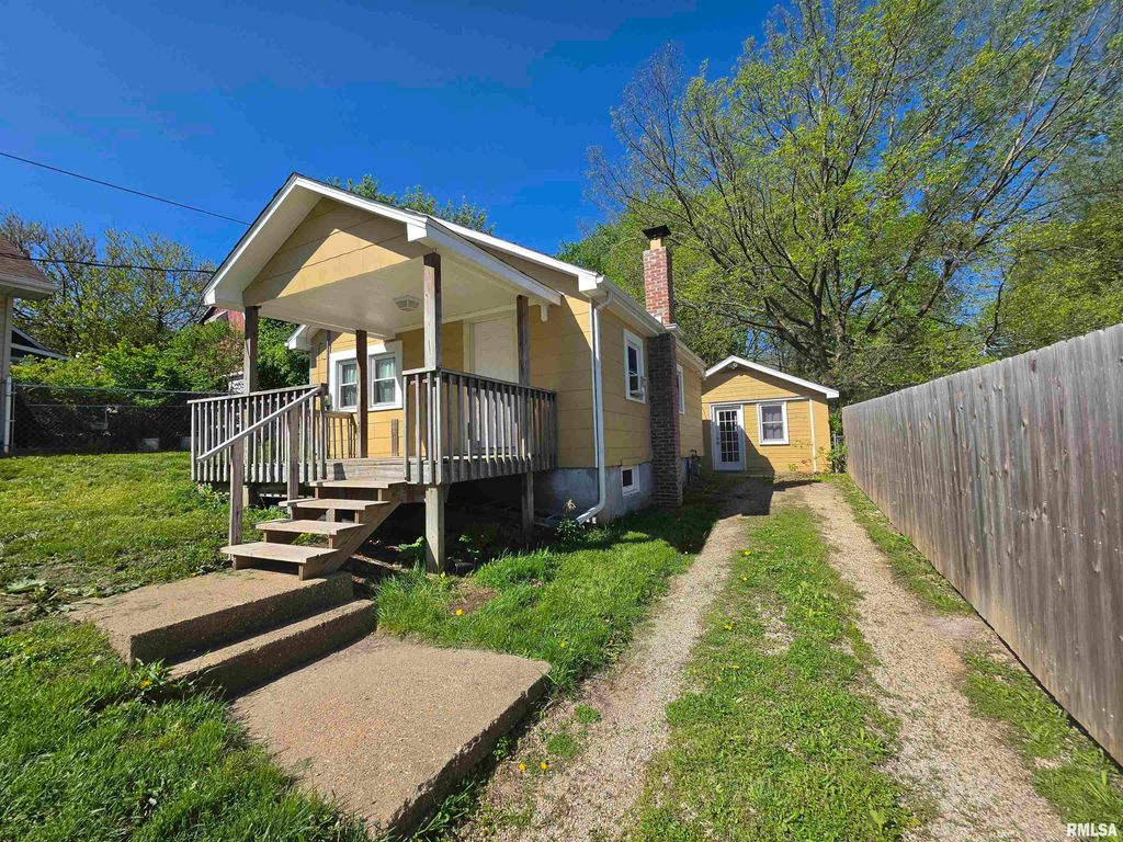 224 & 224½ GRANDVIEW Avenue, East Peoria, IL 61611