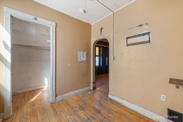 5017 W OGDEN Avenue, Cicero, IL 60804