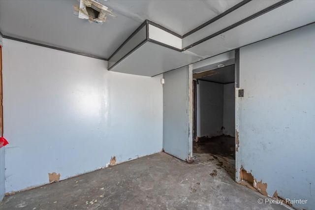 5017 W OGDEN Avenue, Cicero, IL 60804