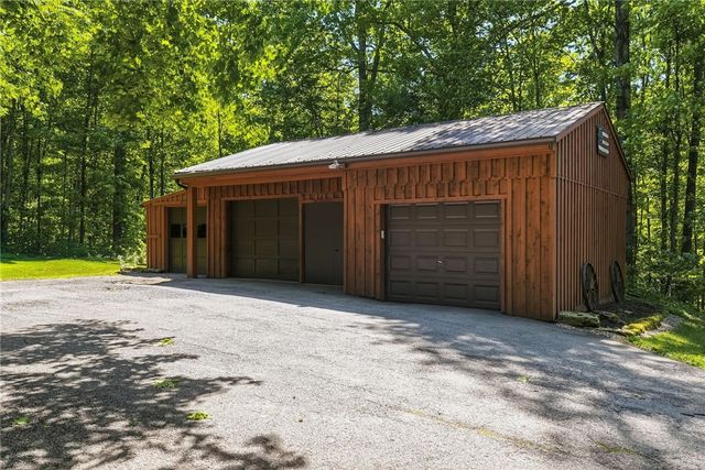 194 Foster Rd, North Sewickley Twp, PA 15010