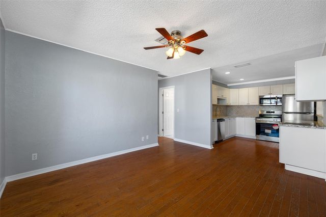 218 80TH AVENUE N, St Petersburg, FL 33702