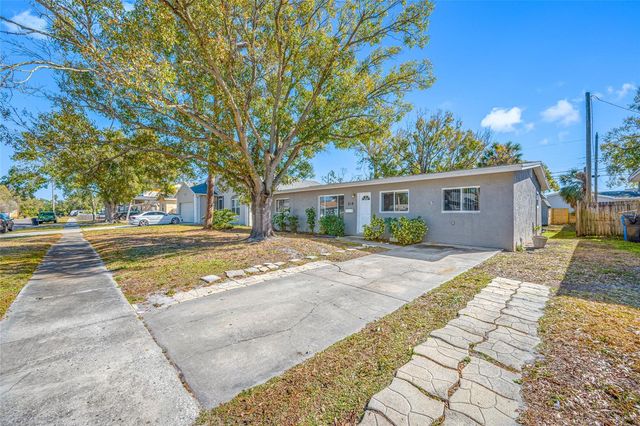 218 80TH AVENUE N, St Petersburg, FL 33702