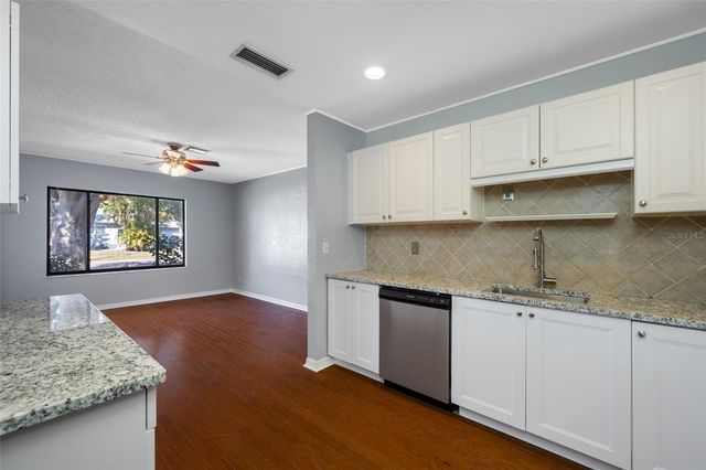 218 80TH AVENUE N, St Petersburg, FL 33702