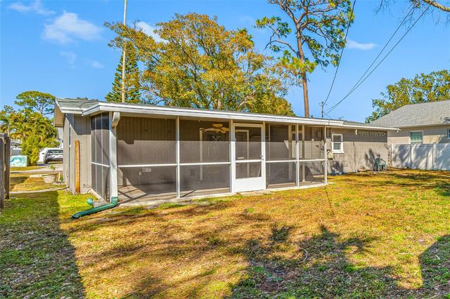 218 80TH AVENUE N, St Petersburg, FL 33702