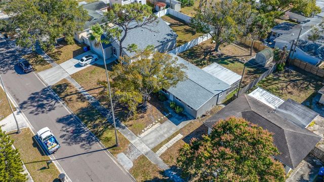 218 80TH AVENUE N, St Petersburg, FL 33702