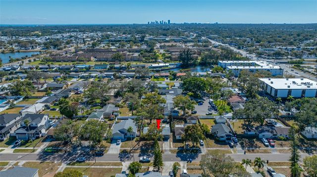 218 80TH AVENUE N, St Petersburg, FL 33702