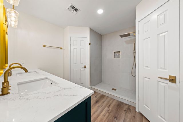 1020 Dane Drive, Hewitt, TX 76643