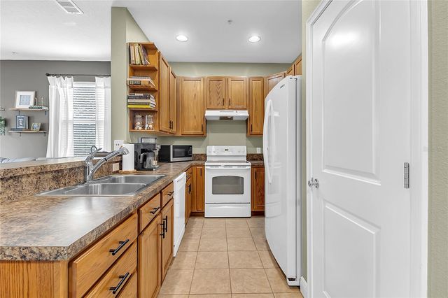 28 W ESTHER STREET E, Orlando, FL 32806