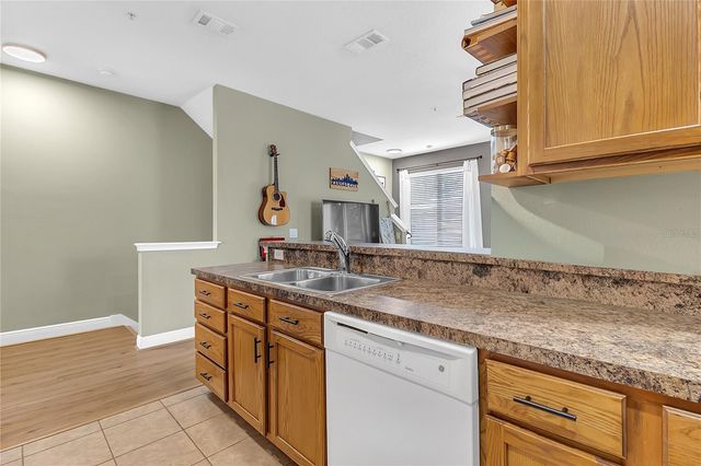 28 W ESTHER STREET E, Orlando, FL 32806