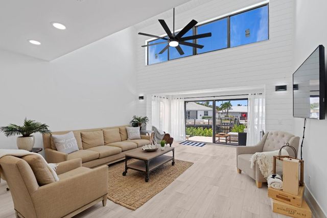 2339 Treasure Isle Drive 43, Palm Beach Gardens, FL 33410