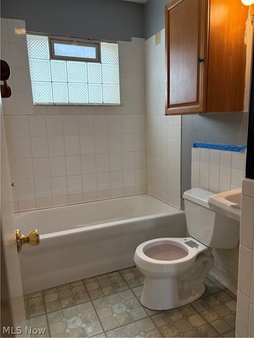 1628 Merrill Avenue, Akron, OH 44306