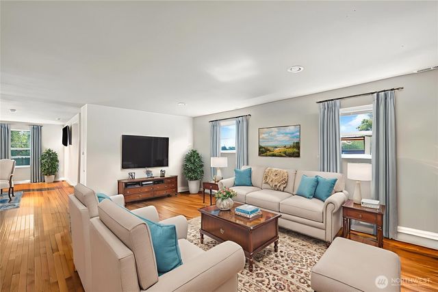 5041 31st Avenue S, Seattle, WA 98108