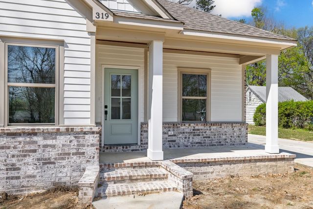 319 N MAPLE ST, Covington, TN 38019