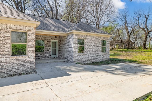 319 N MAPLE ST, Covington, TN 38019