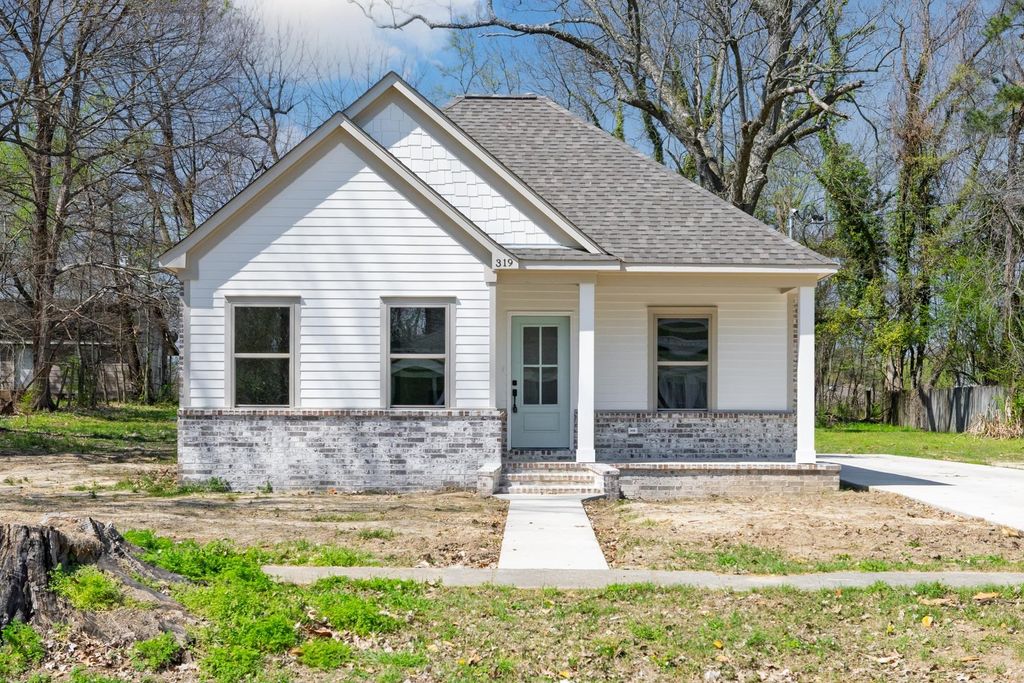 319 N MAPLE ST, Covington, TN 38019