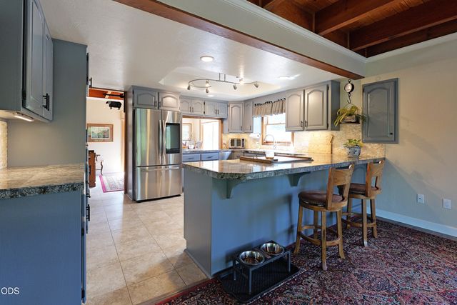 20551 Highway 62, Shady Cove, OR 97539