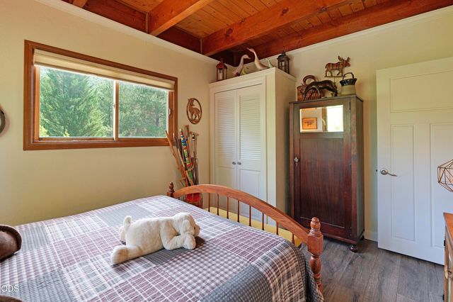 20551 Highway 62, Shady Cove, OR 97539