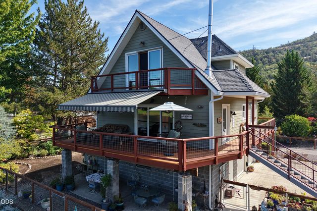 20551 Highway 62, Shady Cove, OR 97539