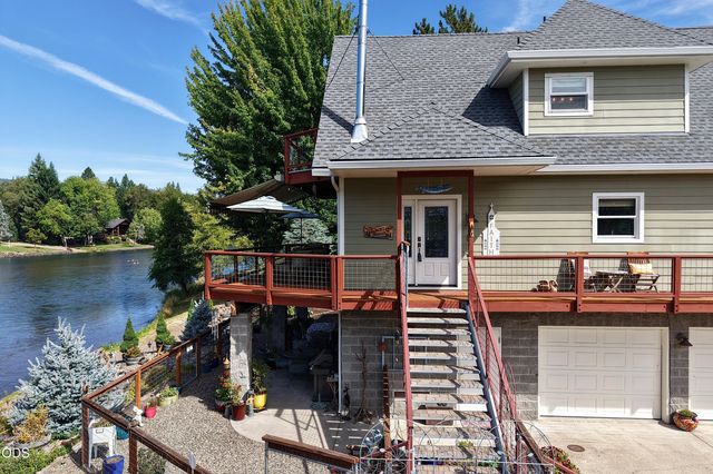 20551 Highway 62, Shady Cove, OR 97539