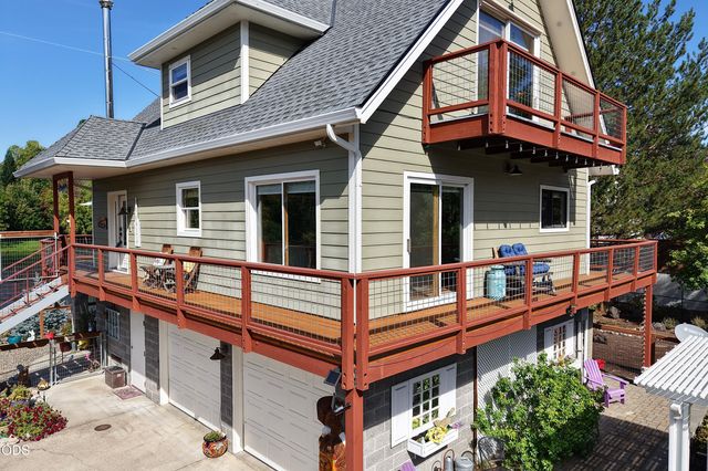20551 Highway 62, Shady Cove, OR 97539