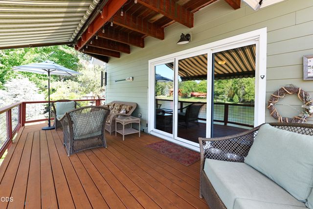 20551 Highway 62, Shady Cove, OR 97539