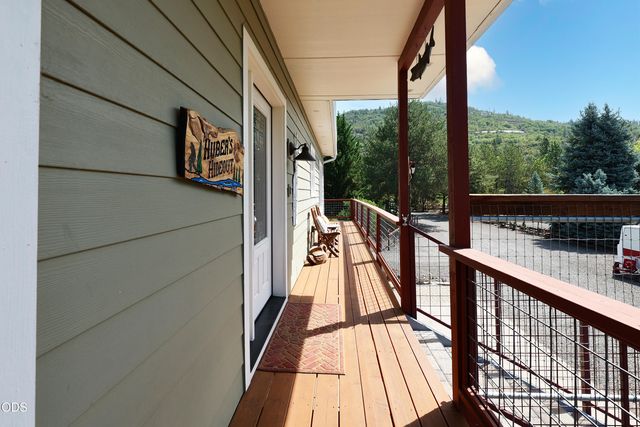 20551 Highway 62, Shady Cove, OR 97539