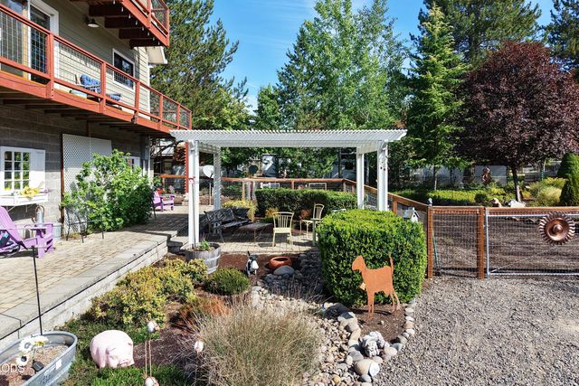 20551 Highway 62, Shady Cove, OR 97539