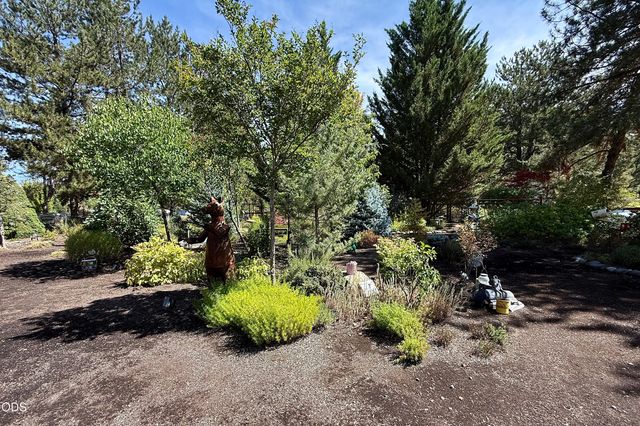 20551 Highway 62, Shady Cove, OR 97539