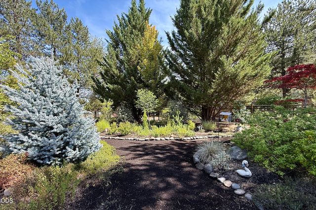 20551 Highway 62, Shady Cove, OR 97539