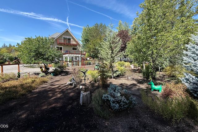 20551 Highway 62, Shady Cove, OR 97539