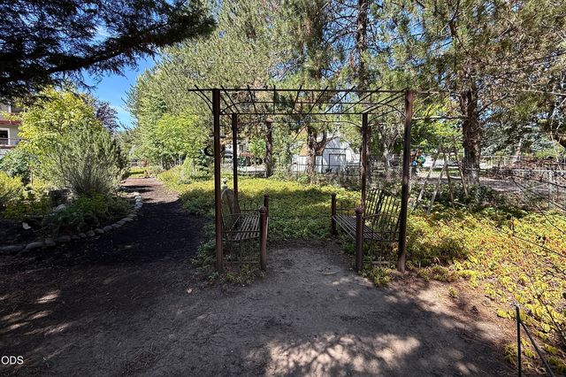 20551 Highway 62, Shady Cove, OR 97539